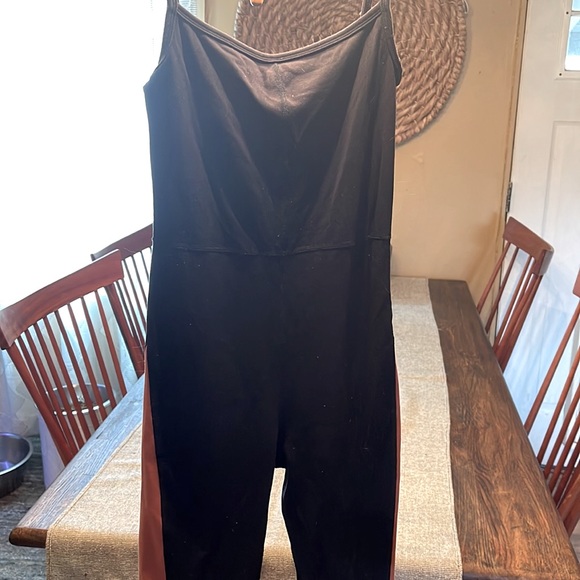 Wilfred Free Divinity Jumpsuit Size xxs black with coral stripe on leg - Picture 9 of 9